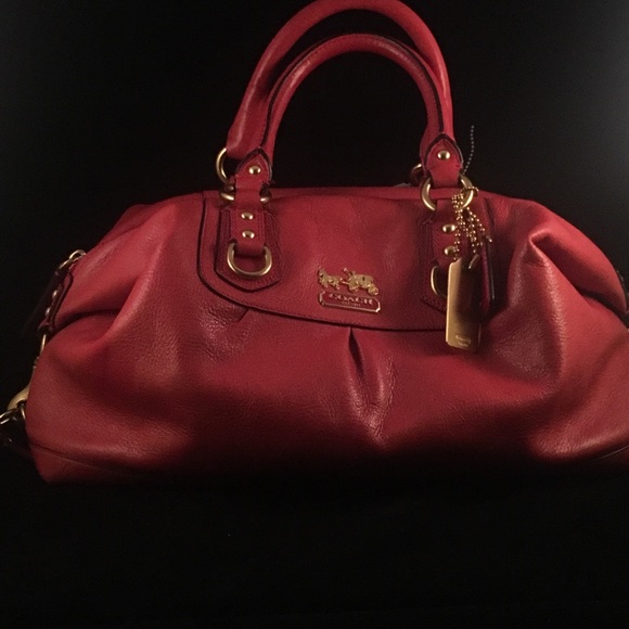 Red handcrafted coach bag - Picture 4 of 6